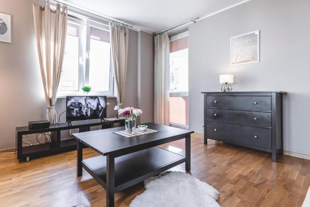 Apartament Niecala Queens Superior ลูบลิน ภายนอก รูปภาพ